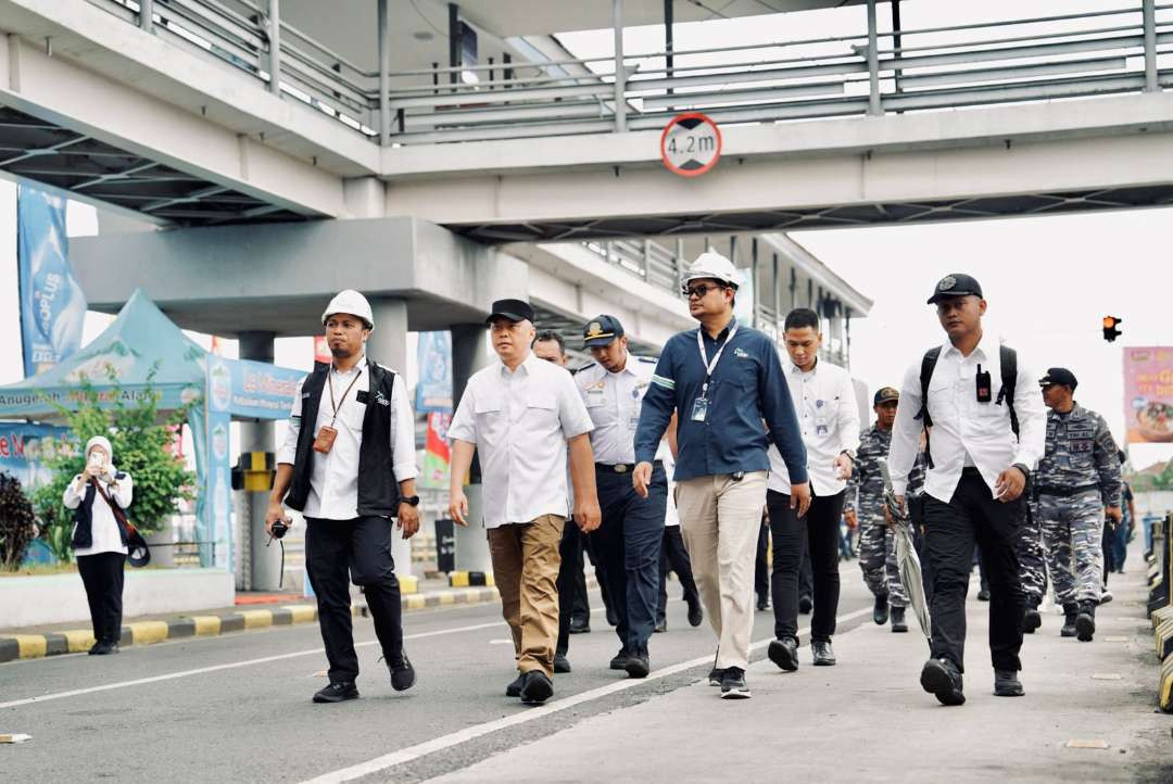 Menteri Perhubungan, Dudy Purwagandhi meninjau Pelabuhan Ketapang, Banyuwangi. (Foto: Istimewa)