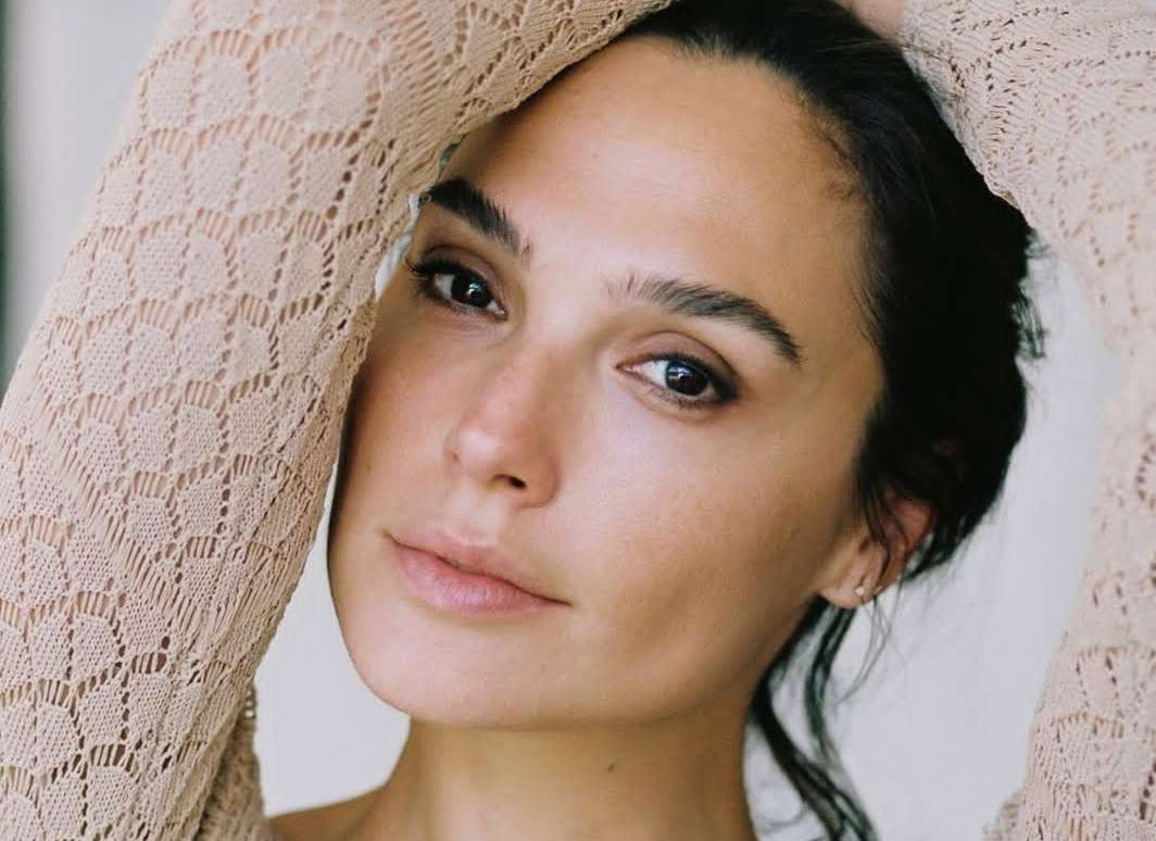 Cerita Gal Gadot idap penggumpalan darah di otak saat hamil anak keempat. (Foto: Instagram)