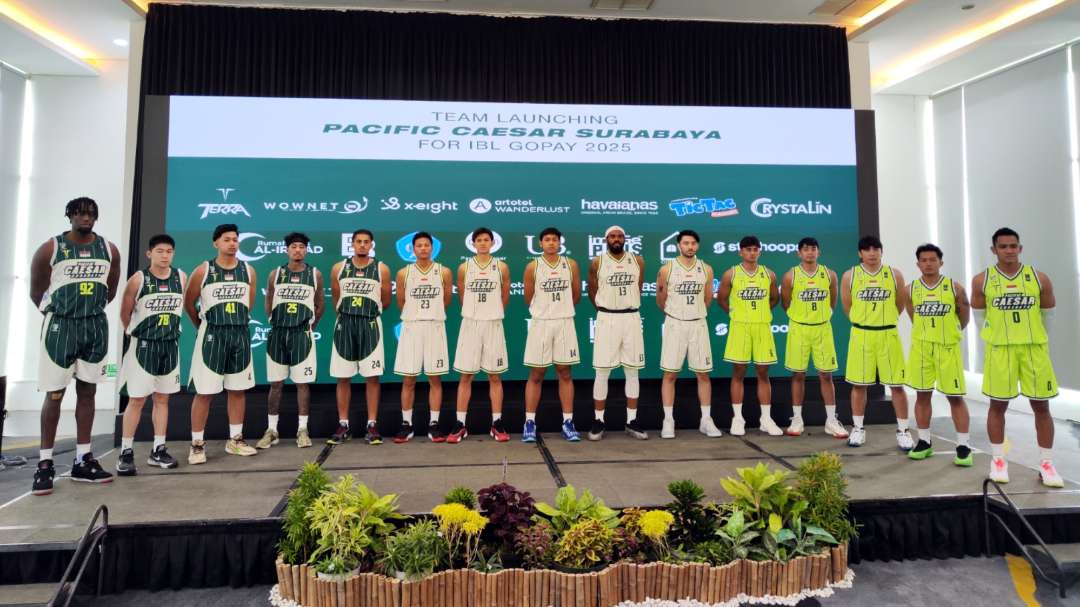 Tim Pacific Caesar Surabaya siap mengikuti kompetisi IBL 2025. (Foto: Fariz Yarbo/Ngopibareng.id)