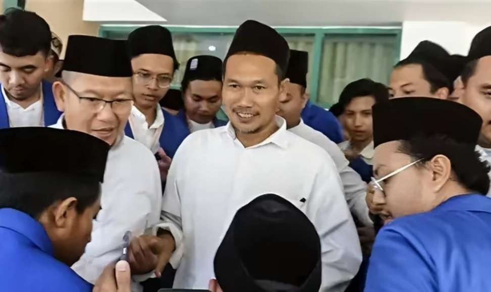 KH Ahmad Bahauddin Nursalim alias Gus Baha, ulama pesantren yang dikenal hafal Al-Quran (hafizh). (Foto:dok/ngopibareng.id)