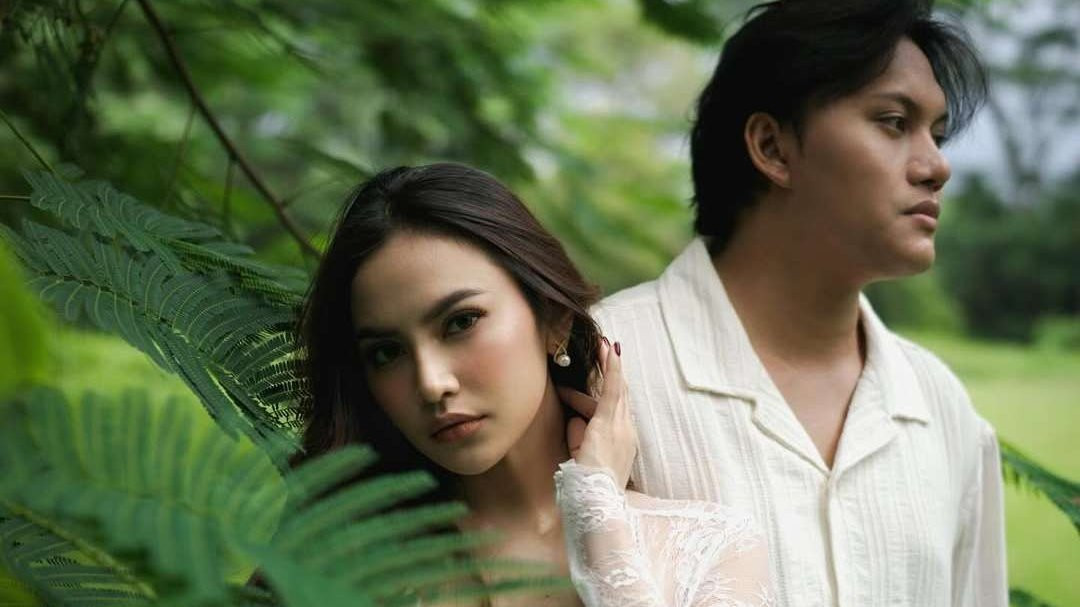 Pemotretan maternity Mahalini bersama sang suami, Rizky Febian. (Foto: Instagram)