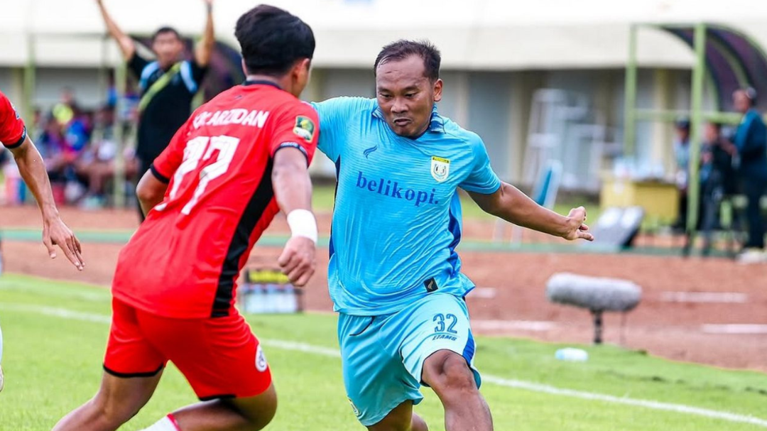 Meski ditahan imbang Persipa, Persela kokoh di puncak klasemen sementara Grup 3 Liga 2. (Foto: Instagram @perselafc)