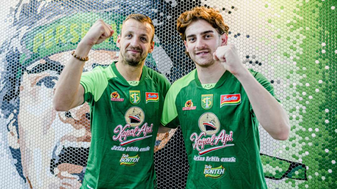 Pemain baru Persebaya, Dejan Tumbas (kiri) dan Dime Dimov (kanan). (Foto: Persebaya)