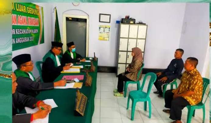 Pengadilan Agama (PA) Kraksaan melakukan sidang keliling untuk memudahkan warga yang berperkara. (Foto: PA Kraksaan)