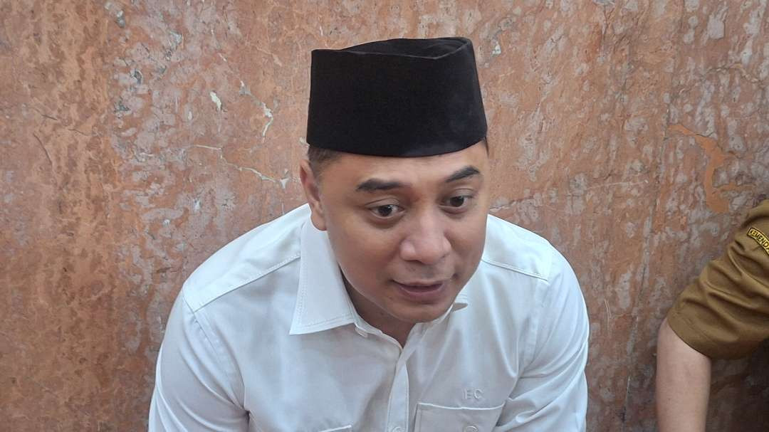 Walikota Surabaya Eri Cahyadi menjelaskan upaya antisipasi wabah PMK yang telah menyebar di mayoritas kabupaten/kota di Jawa Timur. (Foto: Julianus Palermo/Ngopibareng.id)