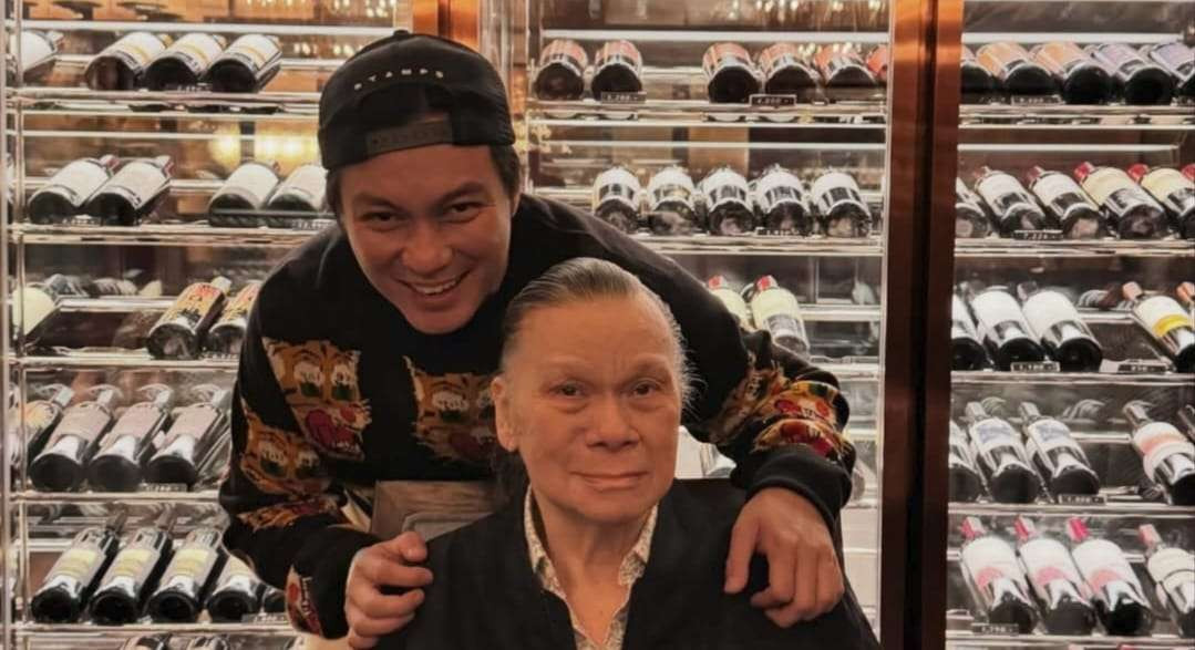 Foto kenangan Baim Wong bersama sang ayah, Johnny Wong. (Foto: Instagram @baimwong)