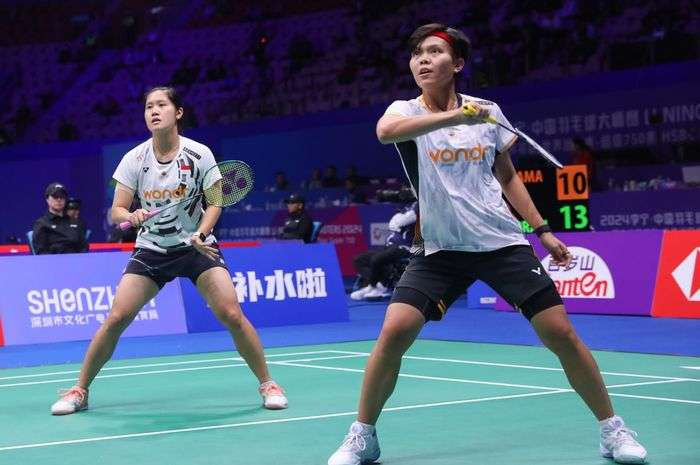 Lanny Tria Mayasari/Siti Fadia maju ke babak 16 Malaysia Open 2025 setelah menaklukkan Pearly Tan/Thiinah Muralitharan. (Foto: PBSI)