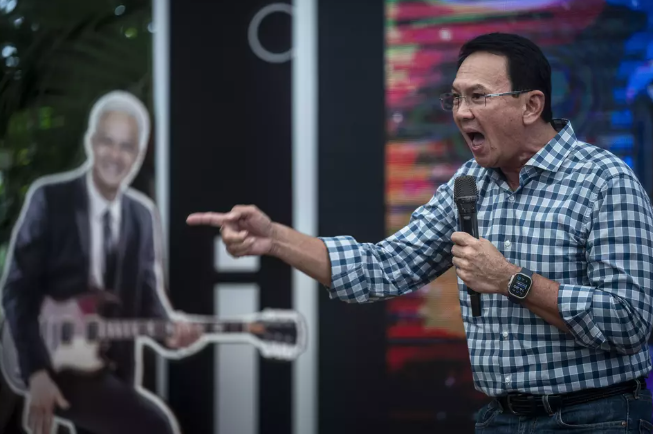 Basuki Tjahaja Purnama, atau yang lebih dikenal dengan Ahok, mantan Komisaris Utama PT Pertamina (Persero), diperiksa oleh Komisi Pemberantasan Korupsi (KPK), Kamis 9 Januari 2025. (Foto: Antara) terkait kasus dugaan korupsi pengadaan liquefied natural gas (LNG) di Pertamina.