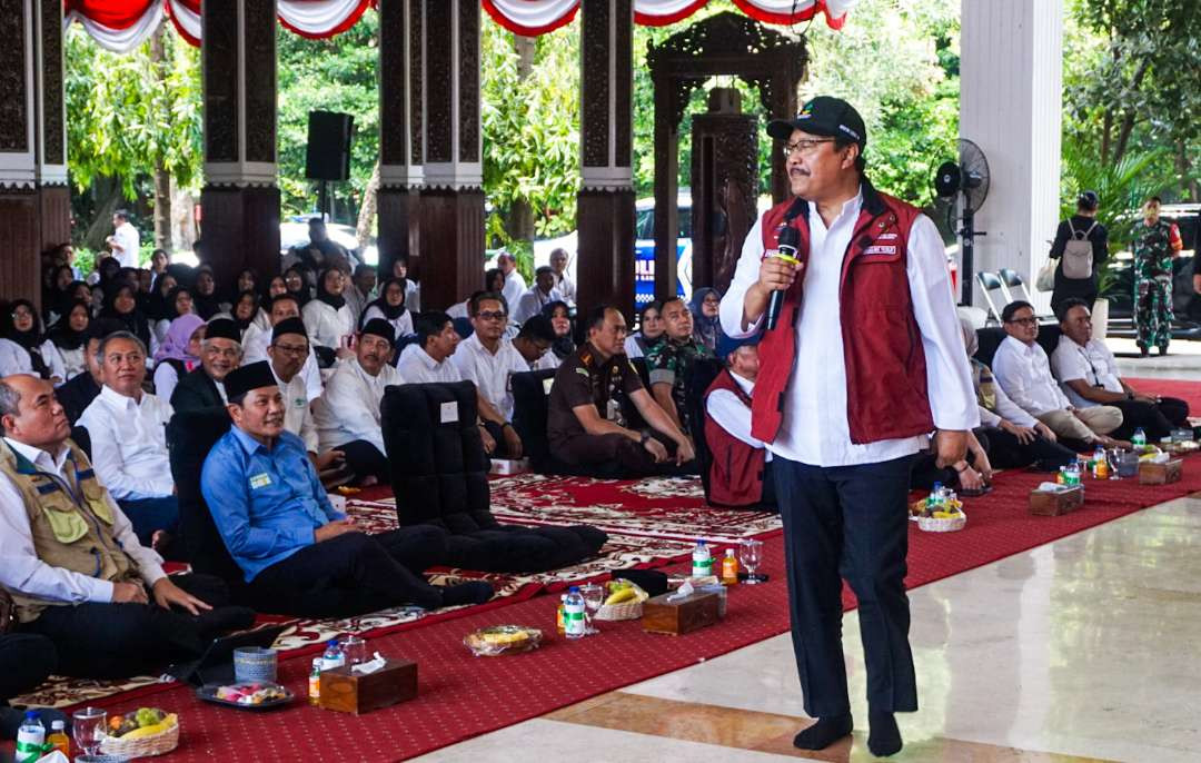 Menteri Sosial Republik Indonesia (Mensos RI), Gus Ipul saat di Pendopo Delta Wibawa Kabupaten Sidoarjo, Jawa Timur. (Foto: Aini Arifin/Ngopibareng.id)