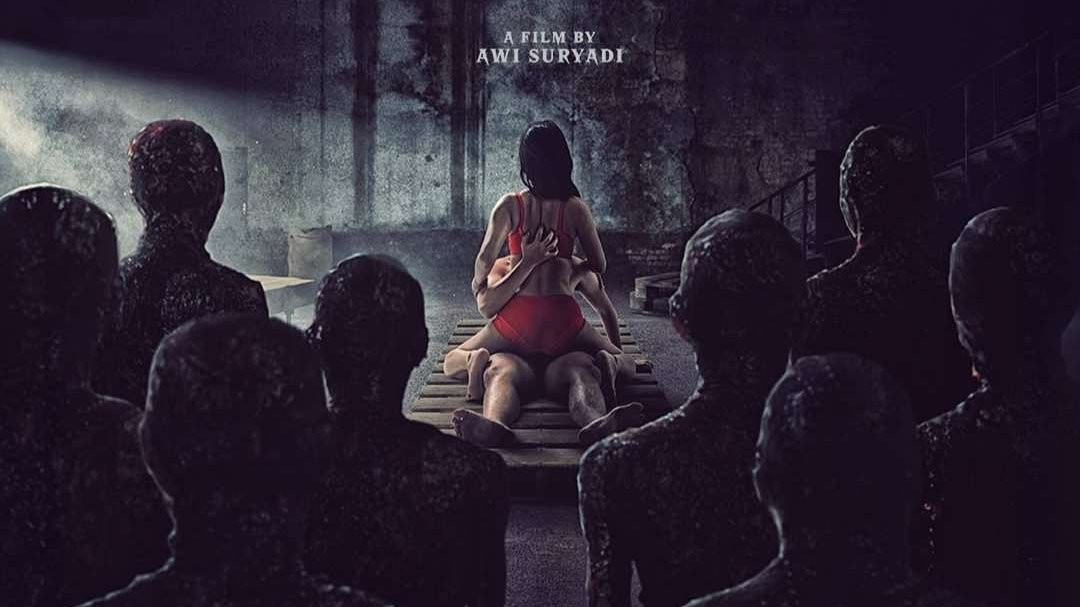 Poster film Pabrik Gula viral karena menggambarkan adegan intim. (Foto: MD Entertainment)