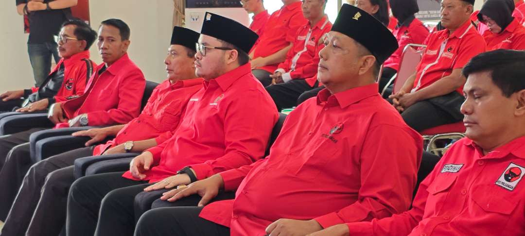 Peringatan HUT ke-52 PDIP digelar di kantor DPC PDI-Perjuangan Kabupaten Kediri. (Foto: Fendi Lesmana/Ngopibareng.id)