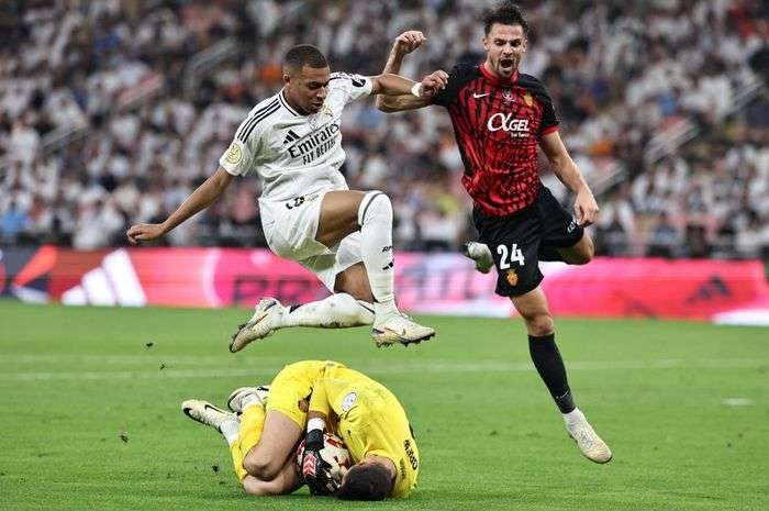 Real Madrid memastikan langkah ke final Piala Super Spanyol 2024 menyusul kemenangan 3-0 atas Real Mallorca di Stadion King Abdullah. (Foto: AP)