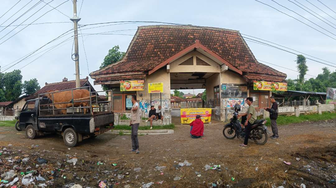 Suasana Pasar Hewan Jetis Kabupaten Ponorogo yang tutup mulai 8 Januari 2025. (Foto: Tova Pradana/Ngopibareng.id)