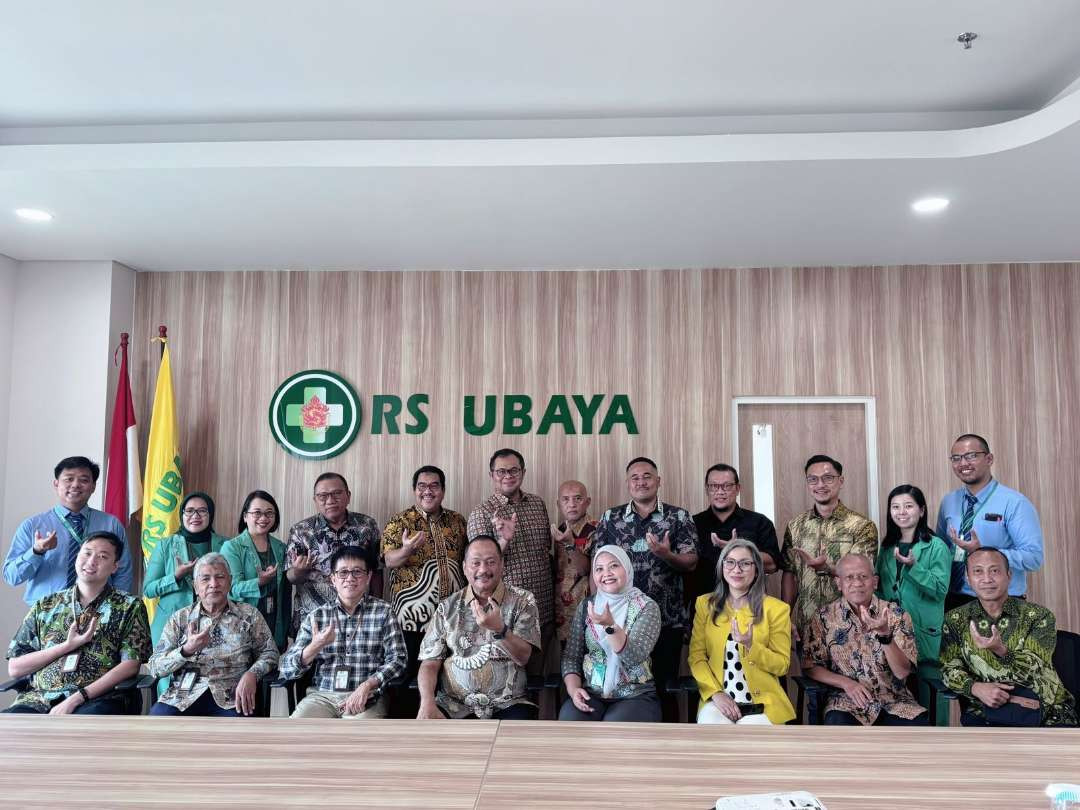 KONI) Jawa Timur menjalin kerja sama dengan Rumah Sakit Universitas Surabaya (RS Ubaya) untuk kemajuan olahraga di Jawa Timur. (Foto: Istimewa)