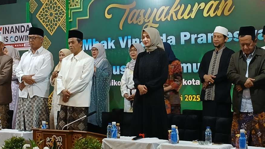 Vinanda Prameswati menggelar tasyakuran atas terpilihnya sebagai Walikota Kediri periode 2025-2030 di Perumahan Jenggolo Indah 1 Kelurahan Gogorante. (Foto: Fendi Lesmana/Ngopibareng.id)