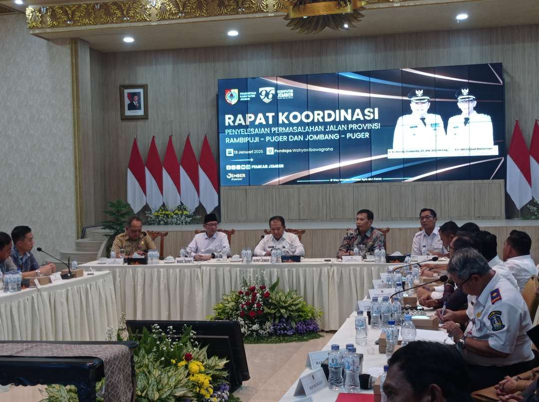 Rapat koordinasi, di Pendapa Wahyawibawagraha Jember (Foto: Rusdi/Ngopibareng.id)