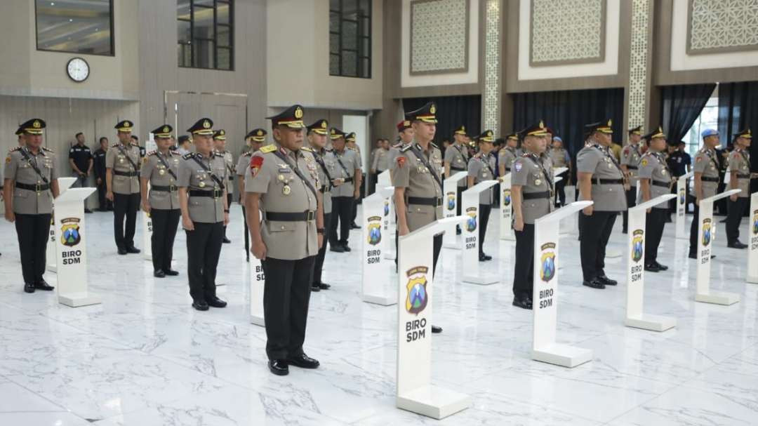 Prosesi serah terima jabatan di Mapolda Jatim, Surabaya, Selasa 14 Januari 2025. (Foto: Istimewa)