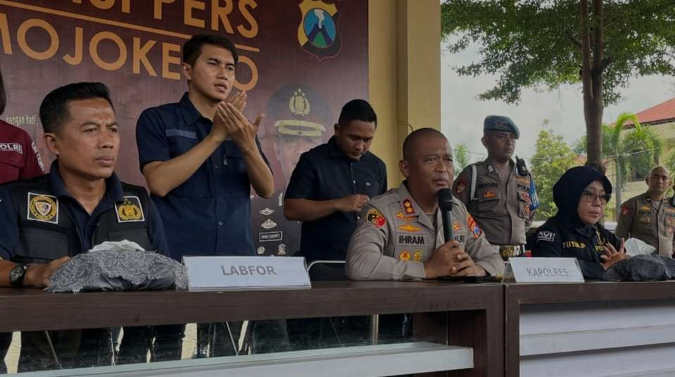 Sejumlah saksi telah diperiksa untuk dimitai keterangan terkait insiden ledakan. (Foto Deni Lukmantara/Ngopibareng.id)