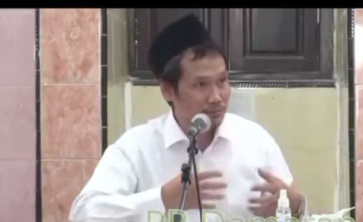 KH Ahmad Bahauddin Nursalim alias Gus Baha. (Foto:dok/ngopibareng.id)