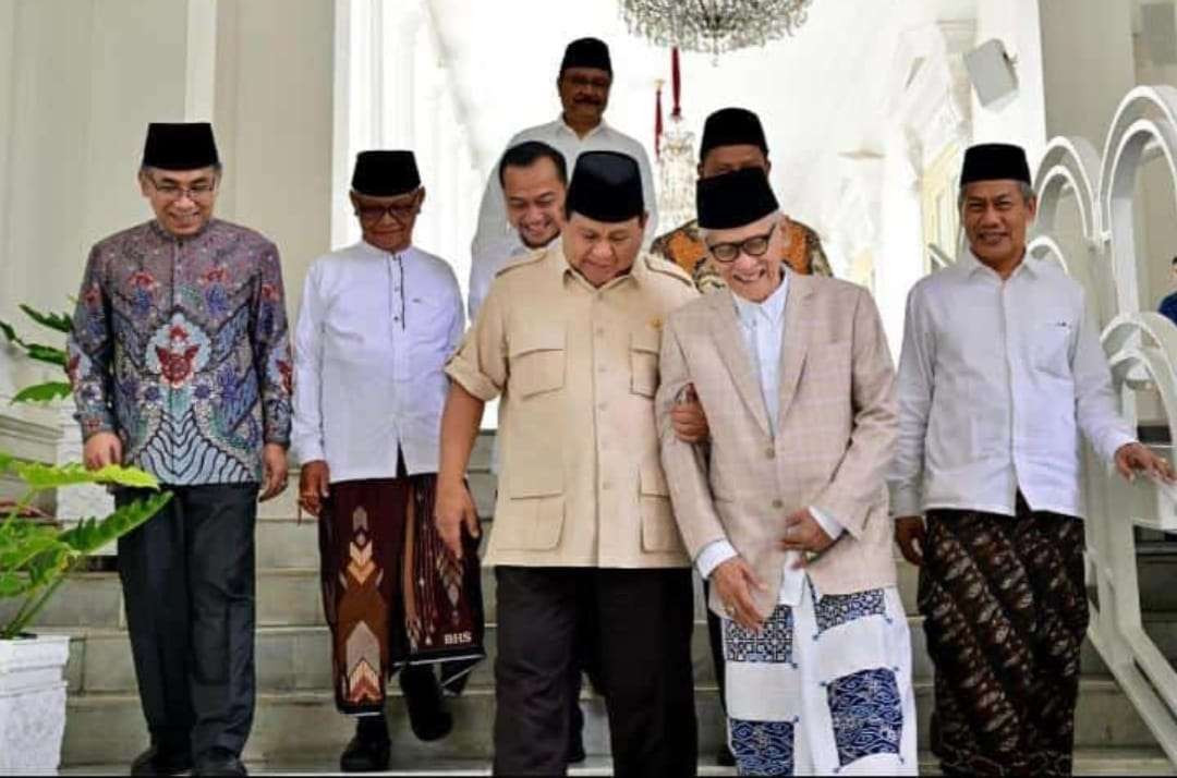 Keakraban Rais Aam PBNU KH Miftachul Akhyar dan jajaran PBNU bersama Presiden Prabowo Subianto di Jakarta. (Foto: ltn-pbnu for ngopibareng.id)
