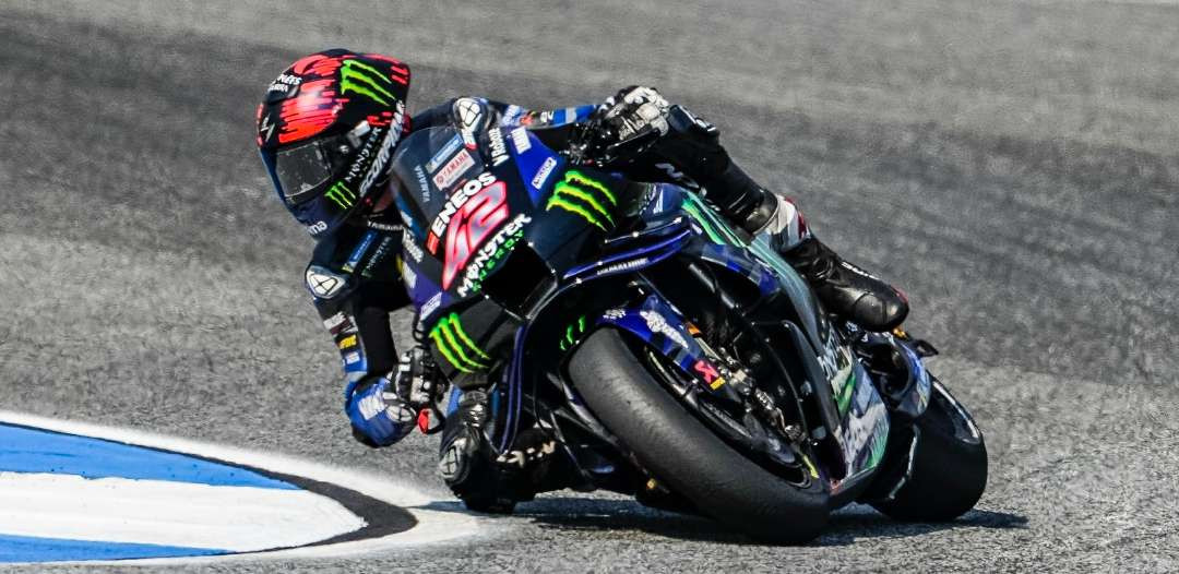 Alex Rins merasakan panas esktrem selama MotoGP Thailand 2025. (Foto: X/@Rins42)