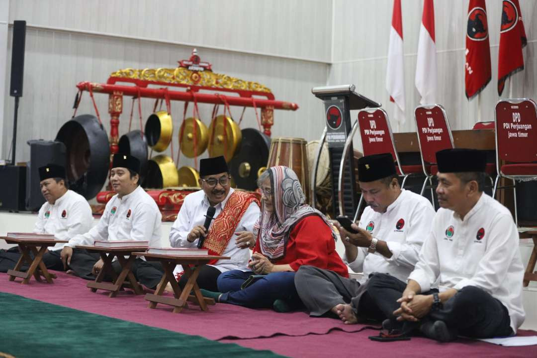 Ketua LD PWNU Jatim, KH Syukron Jazilan, saat mengisi tausiyah di Kantor DPD PDI Perjuangan Jatim, Surabaya, Jumat 14 Maret 2025. (Foto: Istimewa)
