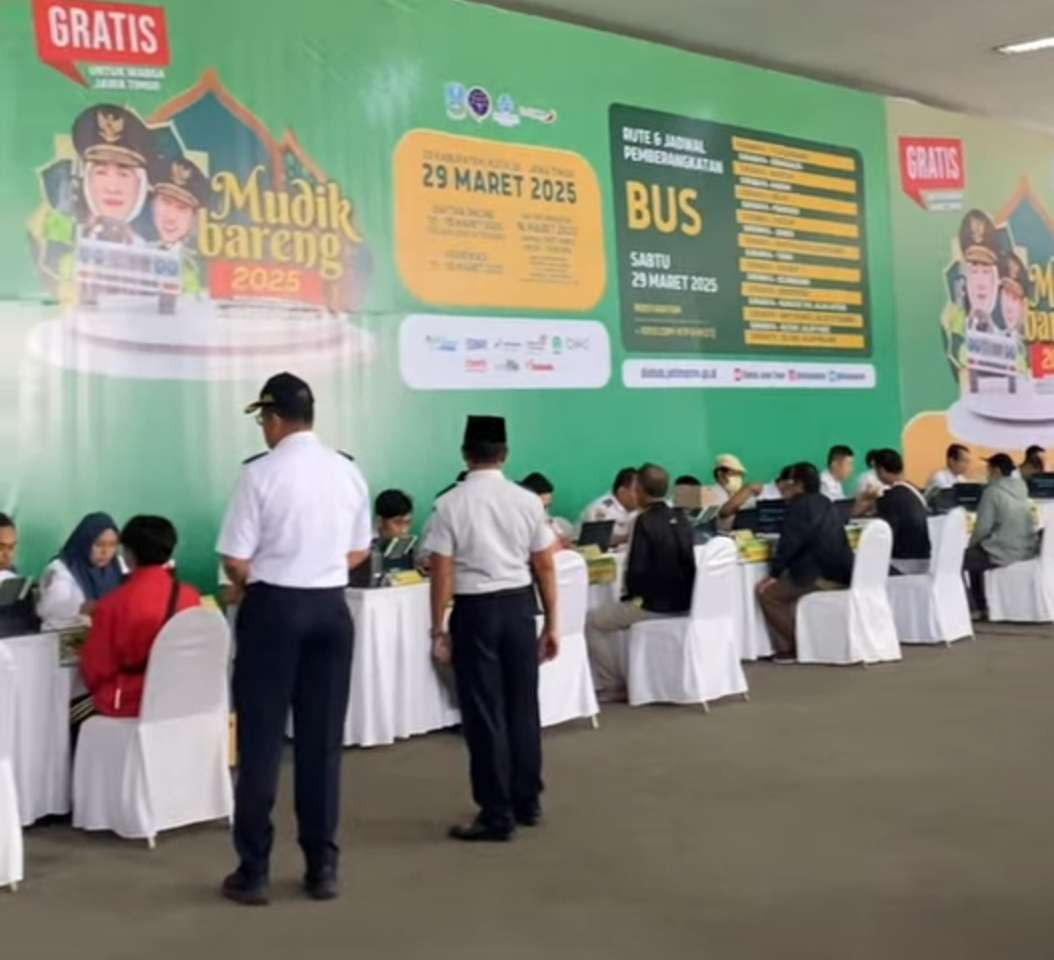 Suasana pendaftaran offline mudik gratis di Kantor Dishub Jatim, Minggu 16 Maret 2025 pagi. (Foto: Insta story Dishub Jatim)