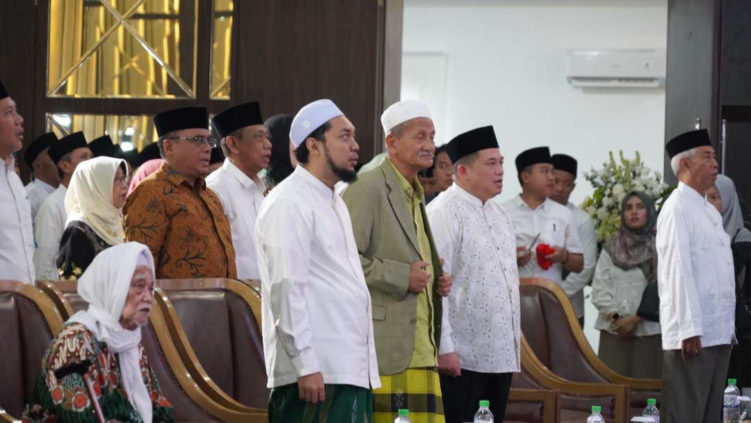 Para tokoh NU dan ulama pesantren pada dalam Gebyar Ramadhan PWNU Jatim di Surabaya, Selasa 25 Maret 2025. (Foto: adi/ngopibareng.id) 