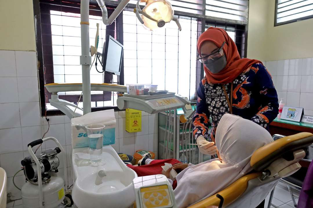 Ilustrasi pPelayanan kesehatan di Puskesmas Surabaya. (Foto: Diskominfo Jatim)