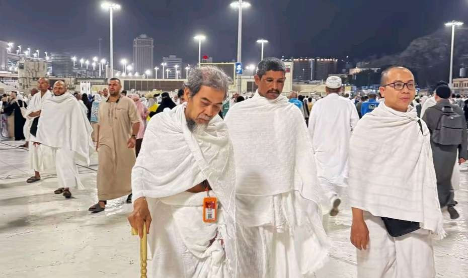 KH Najib Maimoen Zubair saat melaksanakan ibadah umrah di Makkah. (Foto: dok/ngopibareng.id)