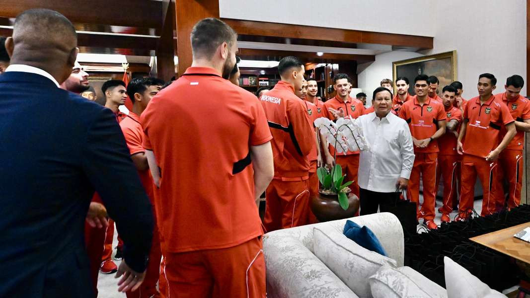 Timnas Indonesia mendapat kehormatan disambut langsung oleh Presiden Republik Indonesia, Prabowo Subianto, di kediaman pribadinya di Jalan Kertanegara, Jakarta, Jumat 6 Juni 2025. (Foto: pssi)