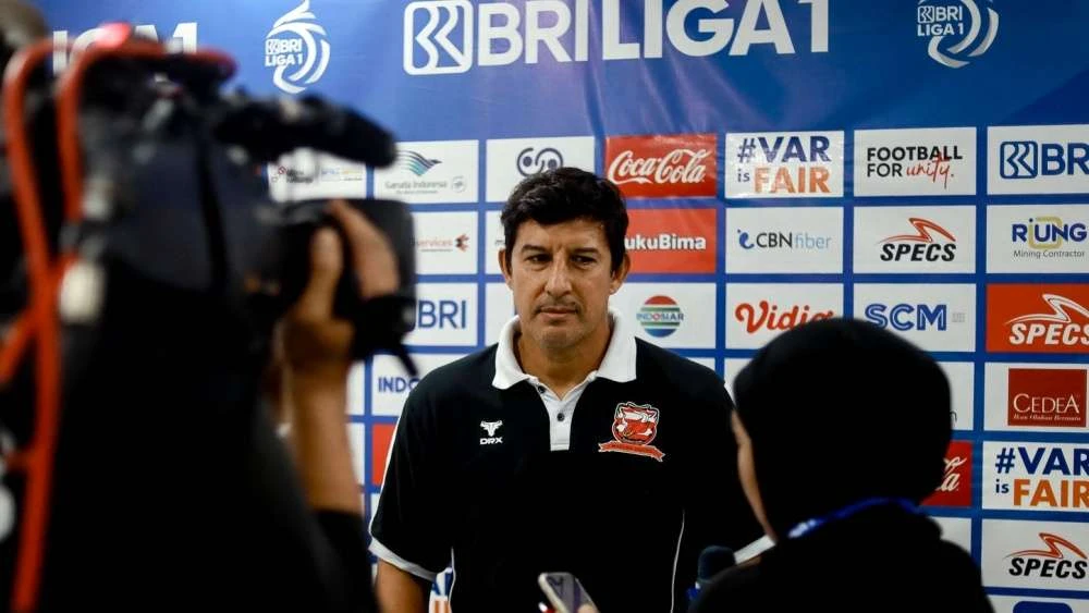 Madura United FC Resmi Pertahankan Angel Alfredo Vera sebagai Pelatih ...