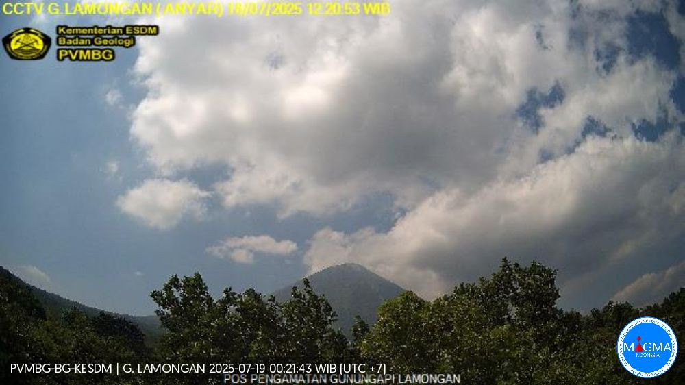 Gunung Lamongan, yang berlokasi di Kabupaten Lumajang, Jawa Timur, mencatat peningkatan aktivitas seismik dengan terjadinya 94 kali gempa tektonik lokal pada Sabtu, 19 Juli 2025.(Foto: magma.esdm)