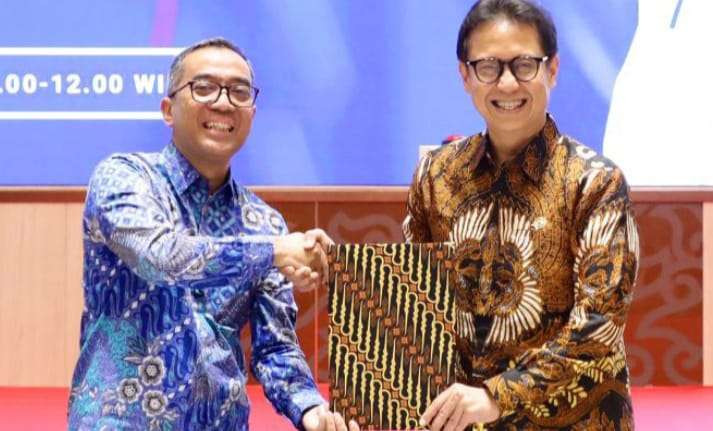 Menteri Pendidikan Tinggi, Sains, dan Teknologi  Brian Yuliarto dan Menteri Kesehatan, Budi Gunadi Sadikin usai penandatanganan nota kerjasama ( Foto: Istimewa)