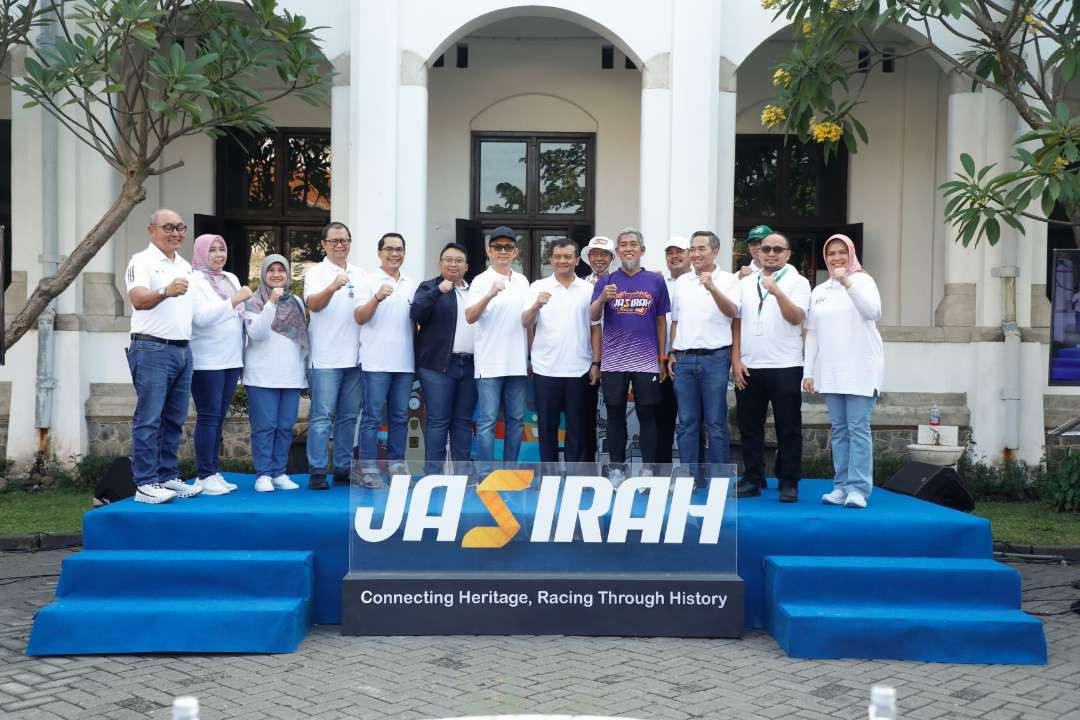 Gubernur Jawa Tengah Ahmad Luthfi saat melepas Gelaran Jejak wisata sejarah (Jasirah)  Race 2025. Luthfi mengatakan, hal penting dalam Jasirah Race 2025 bukanlah mendapatkan hadiah melainkan bagaimana peserta dapat menghayati setiap destinasi. (Foto: Pemprov Jateng)