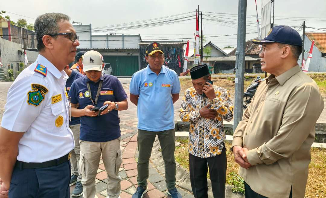 BHS berdialog dengan Kepala Dinas Perhubungan Sidoarjo, Benny Airlangga Yogaswara (foto: Aini Arifin/Ngopibareng.id)