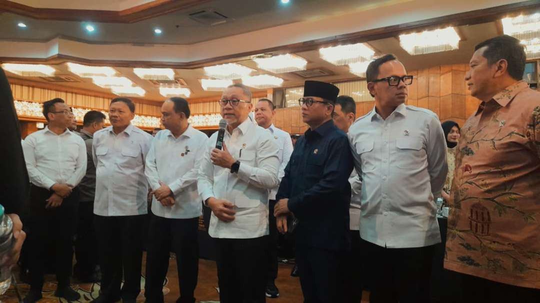 Menko Bidang Pangan Zulkifli Hasan saat konferensi pers sesaat setelah rapat koordinasi pangan. (Foto: Yunus Ar-Rahman/Ngopibareng.id)