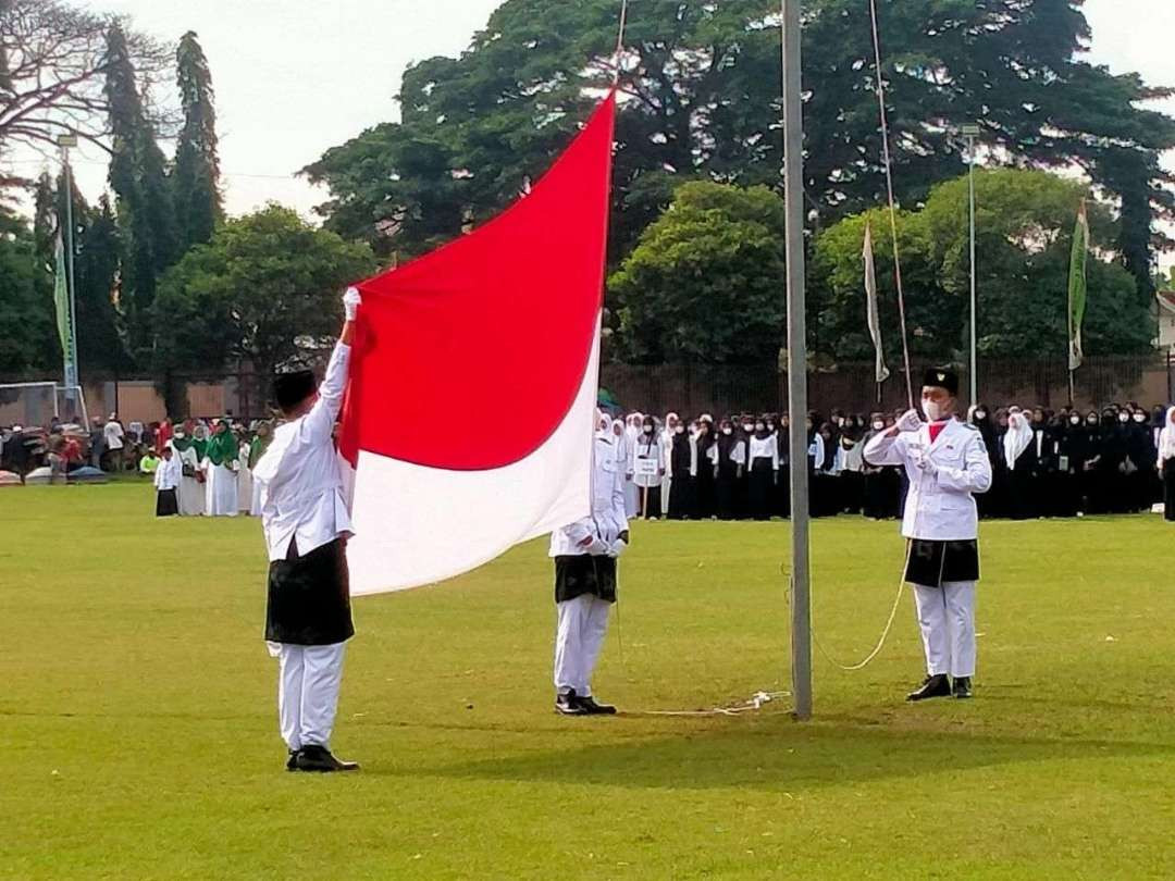 Upacara bendera di Stadion Bayuangga, Kota Probolinggo (Foto: Ikhsan Mahmudi/Ngopibareng.id)