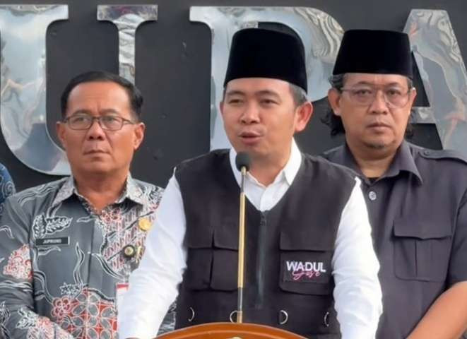 Bupati Jember Muhammad Fawait menegaskan tidak pernah menandatangani kebijakan kenaikan pajak daerah (Foto: Rusdi/Ngopibareng.id)