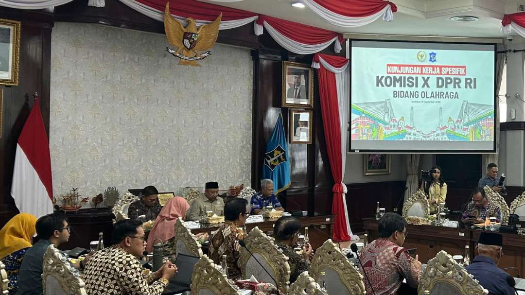 Kunjungan Kerja Komisi X DPR RI Bidang Olahraga ke Surabaya untuk bahas infrastruktur pembinaan dan persiapan atlet di kompetisi internasional serta singgung isu naturalisasi atlet. (Foto: Putra Pradana/Ngopibareng.id)