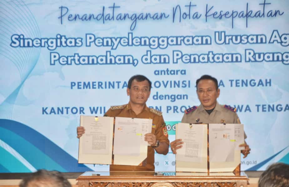 Pemerintah Provinsi (Pemprov) Jawa Tengah dan Kantor Wilayah Badan Pertanahan Nasional (BPN) menandatangani nota kesepakatan soal sinergi penyelenggaraan urusan pertanahan, agraria, dan penataan ruang. (Foto: Pemprov Jateng)