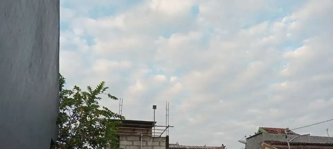 Ilustrasi. Langit di Bojonegoro cerah dan berawan pada musim pancaroba. (Foto: Sujatmiko/Ngopibareng.id)