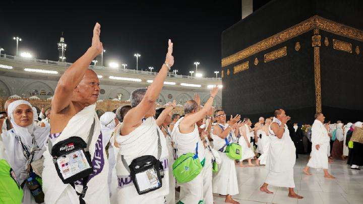jemaah haji sedang melaksanakan tawaf di Baitullah yang beradi di Masjidil Haram Kota Suci Makkah ( foto; istimewa)