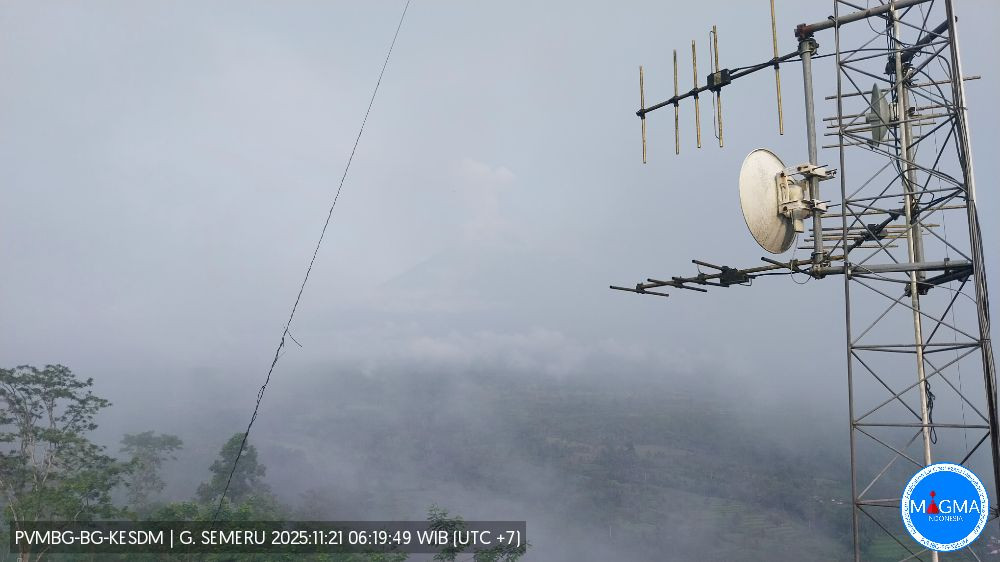 Status Gunung Semeru masih tetap awas, usai meletus pada Rabu 19 November 2025. (Foto: dok. magma.esdm)