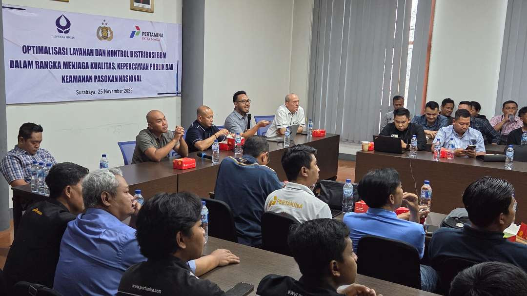 SBM III Surabaya, Dimas Waluyo mengsosialisasikan pencegahan penyalahgunaan BBM di Surabaya, Selasa, 25 November 2025. (Foto: Fariz Yarbo/Ngopibareng.id)