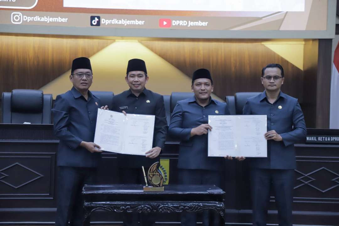 Paripurna DPRD Jember dengan agenda pengesahan APBD Jember 2026. (Foto: Dokumentasi DPRD Jember)