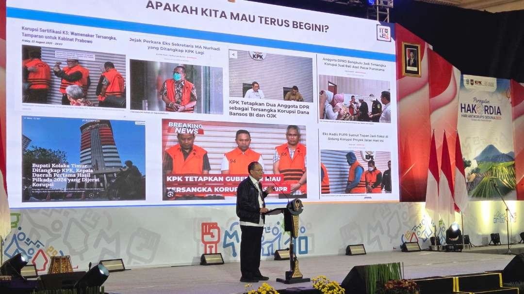 Azwan selaku Ahli Utama Pengawas Penyelenggaraan Urusan Pemerintahan Daerah Inspektorat Jenderal Kementerian Dalam Negeri dalam peringatan Hari Anti Korupsi Sedunia (Hakordia) 2025 di Surabaya, Selasa 16 Desember 2025. (Foto: Fariz Yarbo/Ngopinareng.id)