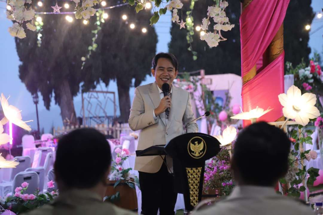 Bupati Jember Muhammad Fawait memaparkan capaian selama 10 bulan memimpin Jember (Foto: Dokumentasi Diskominfo Jember)