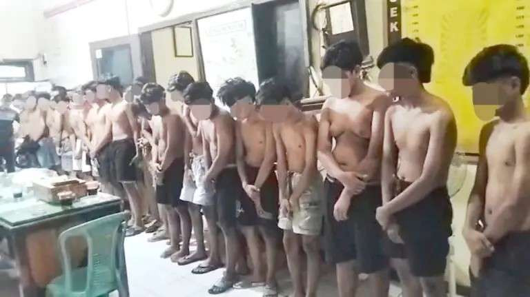 Sebanyak 21 orang diamankan polisi dengan dugaan terlibat penganiayaan. (Foto: Polsek Besuk)
