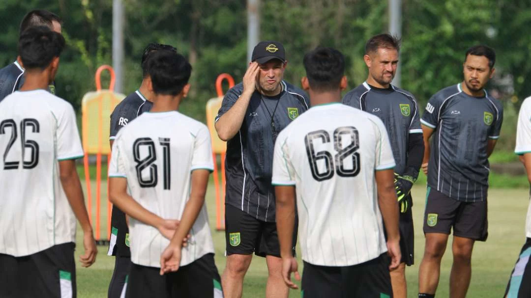 Persebaya vs Malut United, Ujian Bernardo Tavares di Laga Perdana